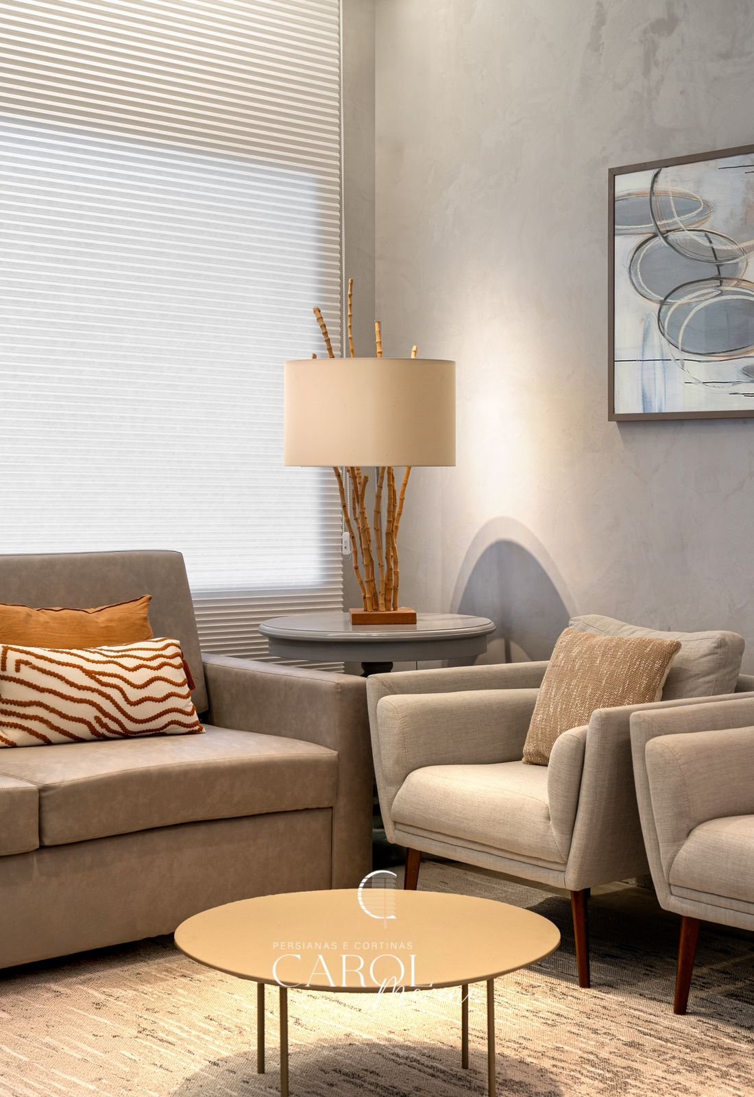 Quarto com cortinas elegantes